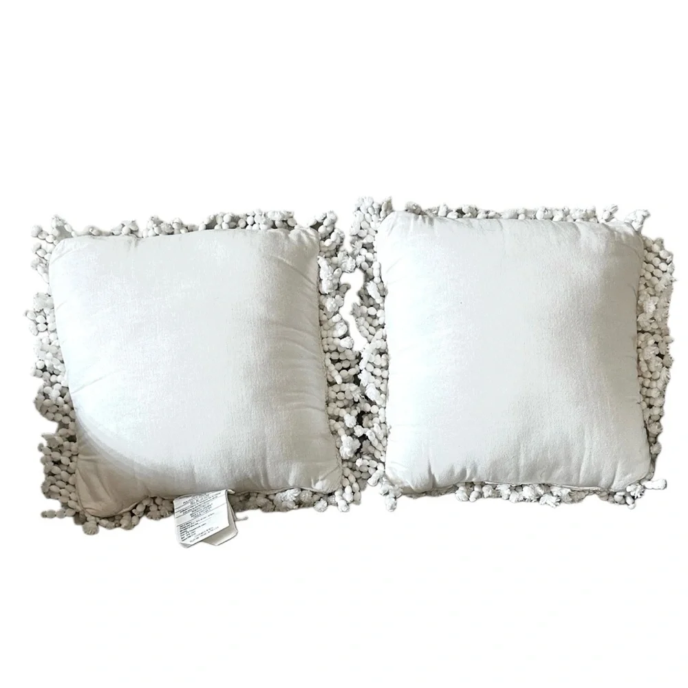 Room Essentials soft pom